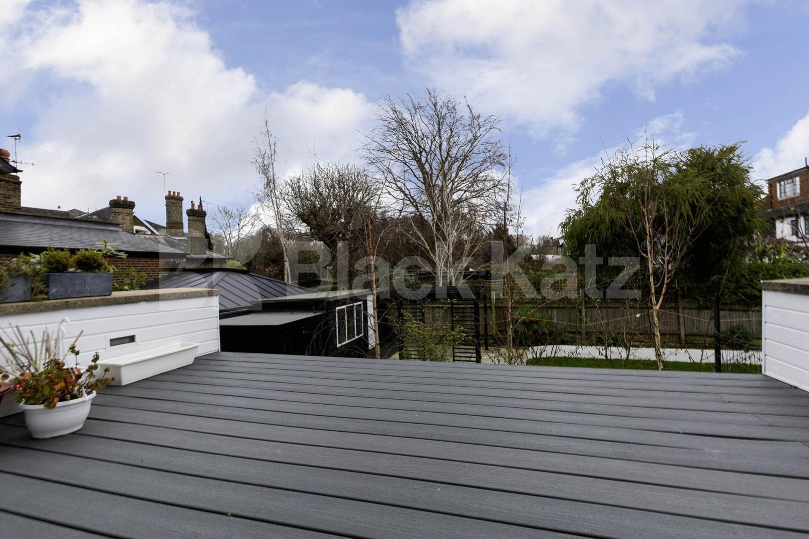 			3 Bedroom, 1 bath, 1 reception Flat			 Pages Lane, Muswell Hill